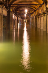 Hochwasser, Acqua Alta, auf dem Markusplatz in Venedig am 12. November 2019