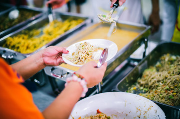 Food sharing to help the homeless : the concept of food needs to alleviate hunger