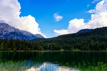 Fototapeta na wymiar Majestic Lakes - Lautersee