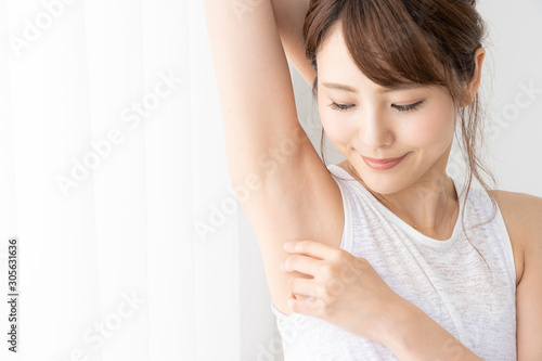 女性 ワキ Wall Mural Wallpaper Murals Wallsheaven Polkadot