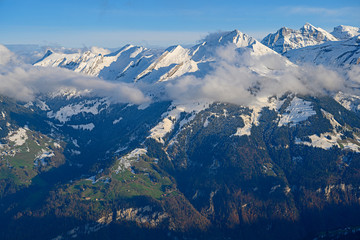 Schneegebirge aus der Sicht des Stanserhorns, Stans, Nidwalden, Schweiz