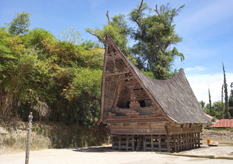 Fototapeta na wymiar the national wooden house of the people of a bataka