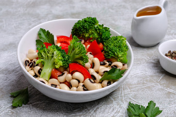 Salad beans with vegetables