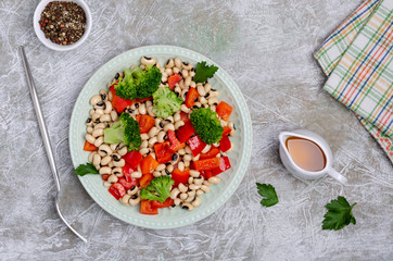 Salad beans with vegetables
