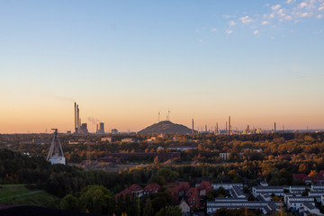 Fototapeta na wymiar Industrielandschaften Stadtbilder Ruhrgebiet