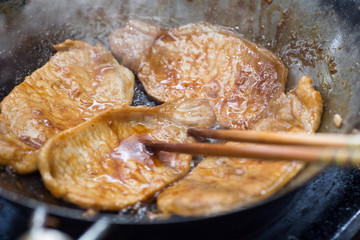 しょうが焼きをつくる