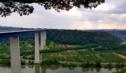 Brücke Tal 