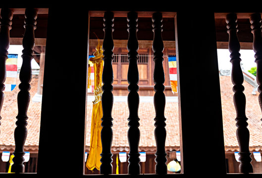 Ventana con barrotes