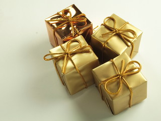 gold present box decorations