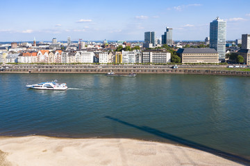 Obraz premium Rhein in Düsseldorf