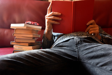 Leggere un libro