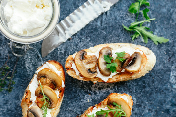 Bruschetta with mushrooms