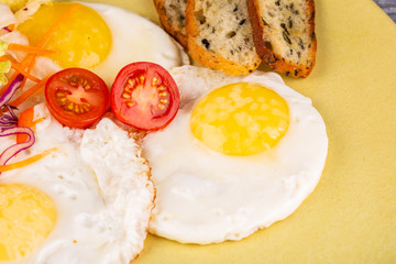 Yaschka fried with cherry tomatoes and grenice with garlic
