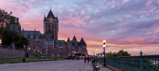 Naklejka premium Quebec City Skyline at Sunset - Quebec, Canada