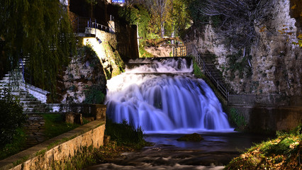 cascada de agua © alberto