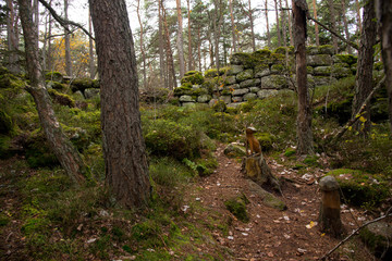Heidenmauerweg am Mont Saint Odile in den Vogesen
