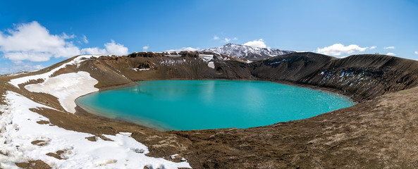 Viti crater geothermal lake and Oskjuvatn lake in Askja caldera, Iceland © CanYalicn