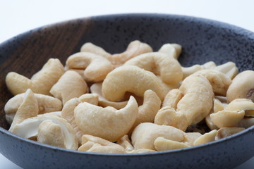A simple cashew nut image