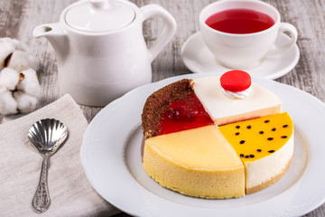 Strawberry cheesecake, mango maracuya and cheesecake assorty