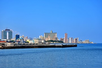 Fototapeta premium beautiful corners and colorful streets, five hundredth anniversary of Havana, from the other side of the bay