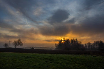 Dramatischer Sonnenaufgang in Hochfranken