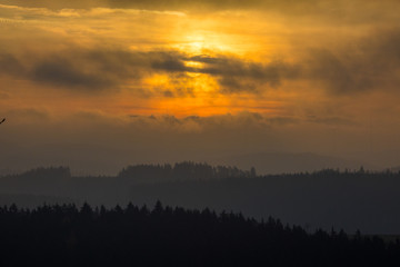 Dramatischer Sonnenaufgang in Hochfranken