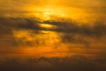 Dramatischer Sonnenaufgang in Hochfranken