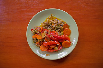 pasta with tomatoes and basil