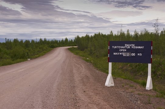 Inuvik - Tuktoyaktuk highway sign