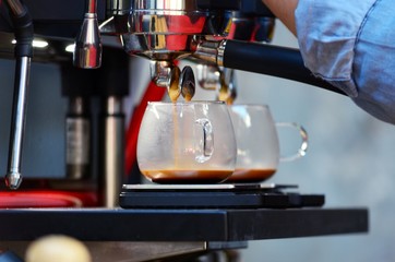 Making espresso in espresso machine 