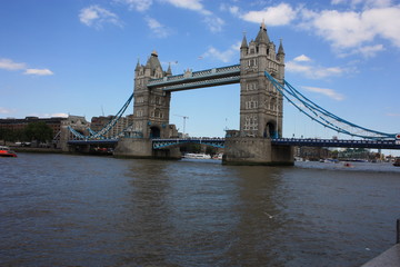 Fototapeta na wymiar The enchanting as famous Tower of London Bridge and a clear blue sky