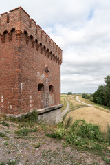 Fototapeta premium Alte Eisenbahnbrücke bei Dömitz an der Elbe