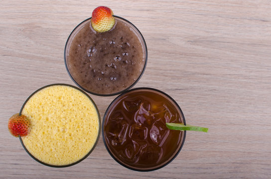 natural tamarind and strawberry juice