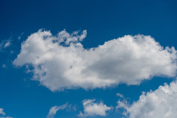 Obraz na płótnie Canvas Beautiful Clouds in a clear blue sky