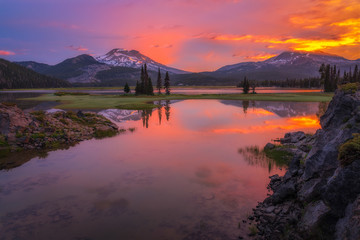 Sparks Lake Sunrise - Three Sisters Wilderness - Bend Oregon