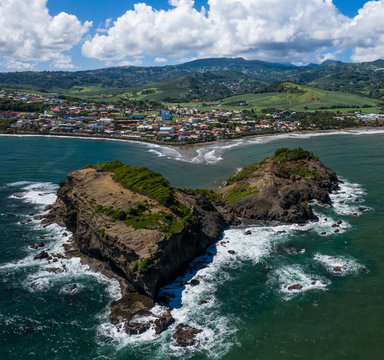 Vue aérienne de Sainte Marie, et de son tombolo, en Martinique