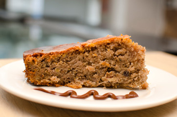 Carrot cake in caramelised milk sauce