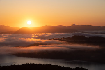 雲海の広がる朝の美幌峠