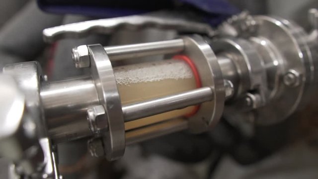 SLOW MOTION BEER TRANSFER BREWERY 60P (002)