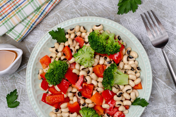 Salad beans with vegetables