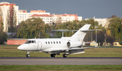 Business jet landing