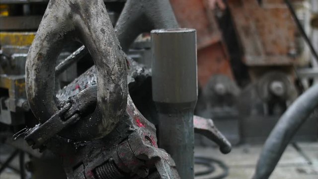 assistant driller on the rig works