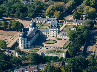 vue a&eacute;rienne du ch&acirc;teau de Valen&ccedil;ay dans l'Indre en France