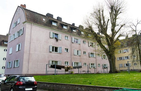 Mehrfamilienhaus