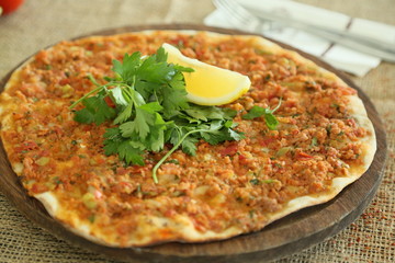 turkish lahmacun