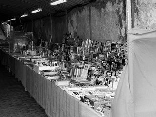Foto scattata ad un mercatino dell'usato lungo la famosa passeggiata Anita Garibaldi di Nervi (GE).
