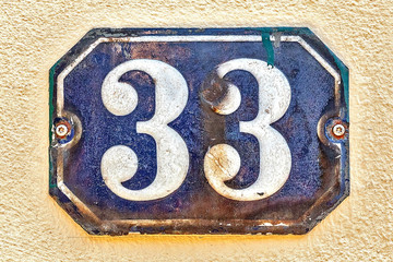 Hausnummer 33