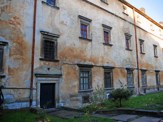 Fototapeta na wymiar old house in provence Lviv