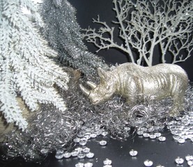 rhino in einem weißen wunderland