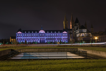 Obraz premium The night streets of the French city of Caen